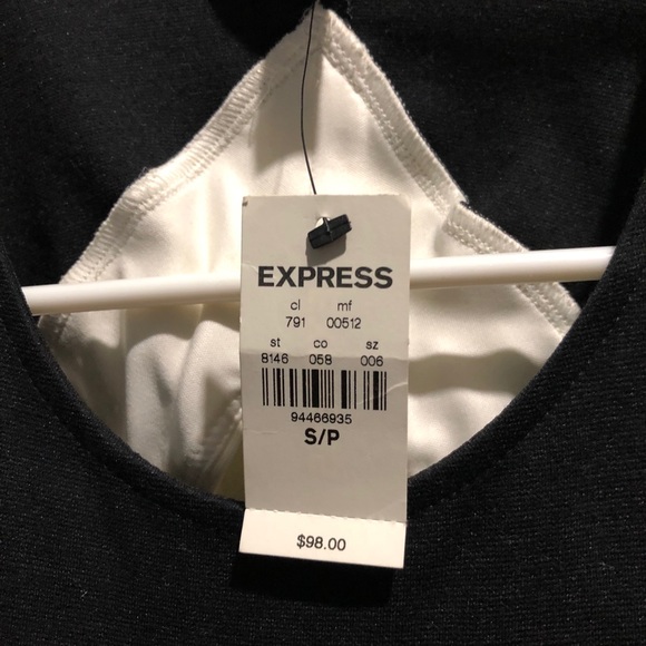 Express dress - Picture 2 of 3